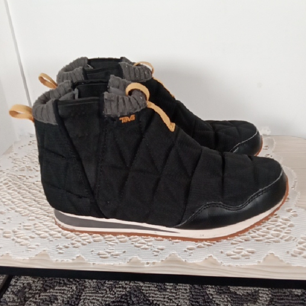 Teva Womens Reember Mid Slip On Booties Black Comfort Size 8